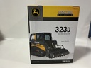 1/16 ERTL JOHN DEERE 323D SKID STEER  - Photo 2