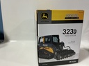 1/16 JOHN DEERE 323D PRESTIGE SKID STEER - Photo 3