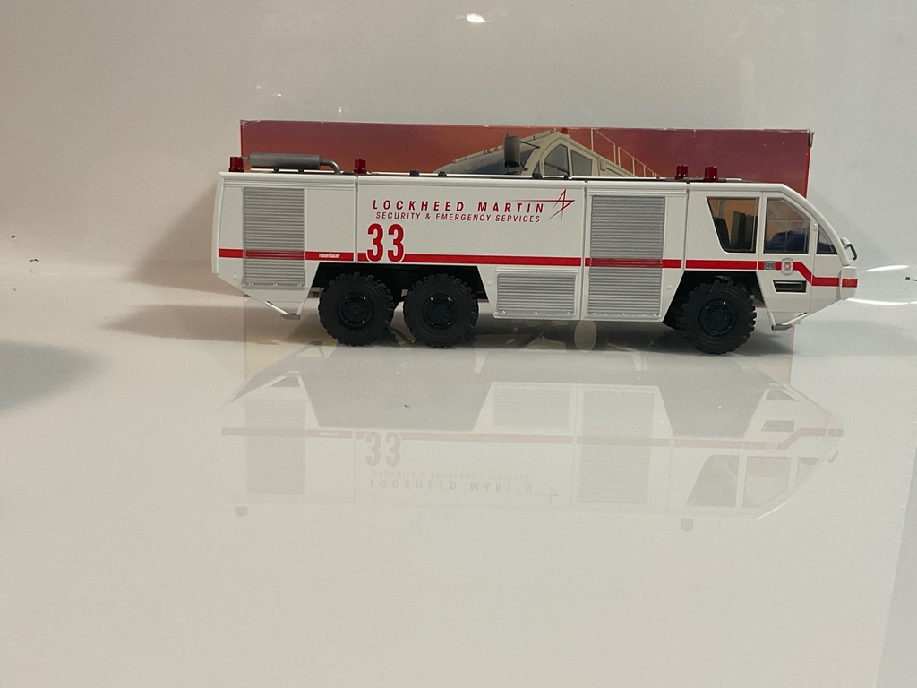 1/43 ROSENBAUER AMERICA PANTHER 6X6 ARFF VEHICLE LOCKHEED MARTIN  - Photo 3