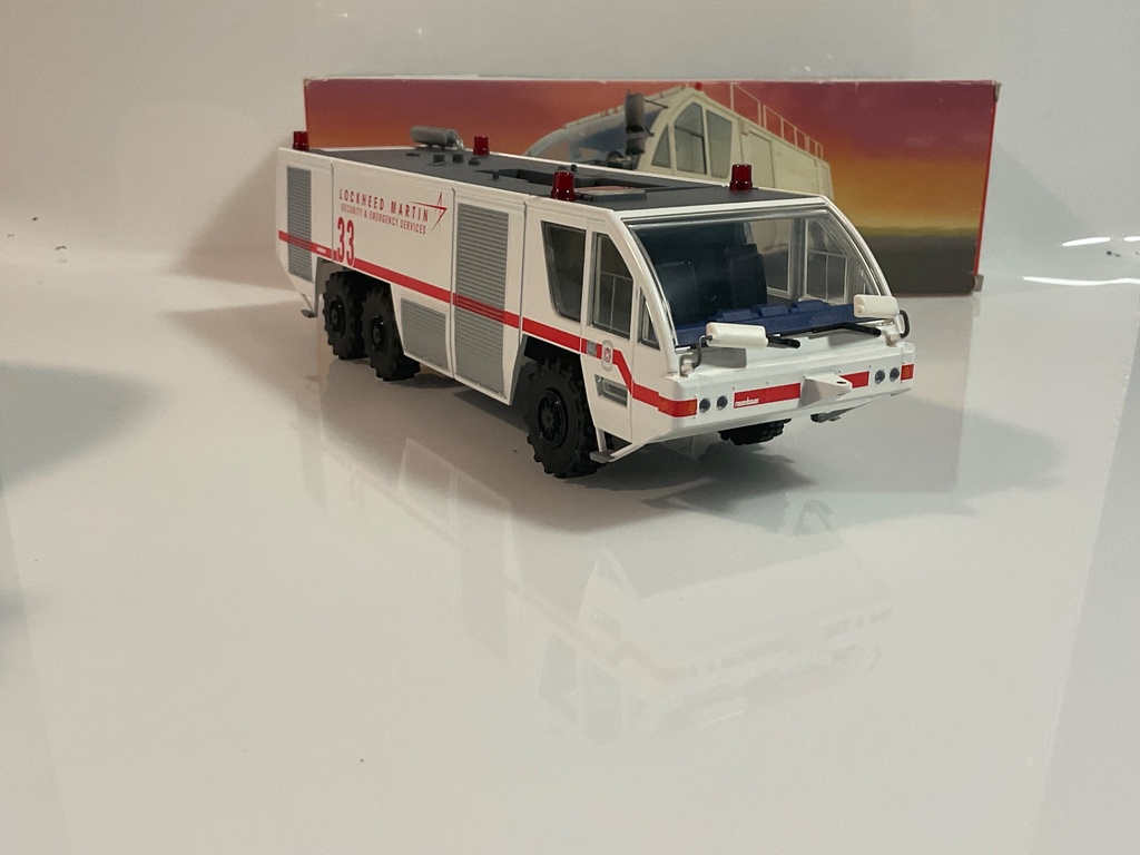 1/43 ROSENBAUER AMERICA PANTHER 6X6 ARFF VEHICLE LOCKHEED MARTIN  - Photo 5
