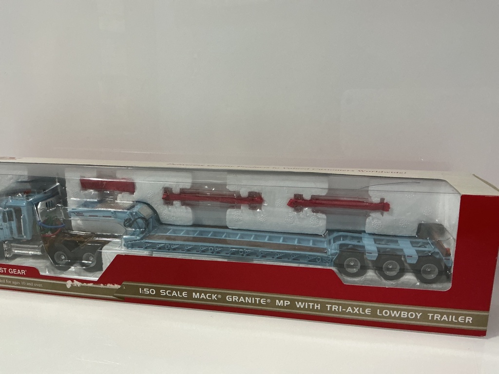 1:50 FIRST GEAR CHICAGO STREETS AND SANITATION MACK GRANITE AND LOWBOW - Photo 3