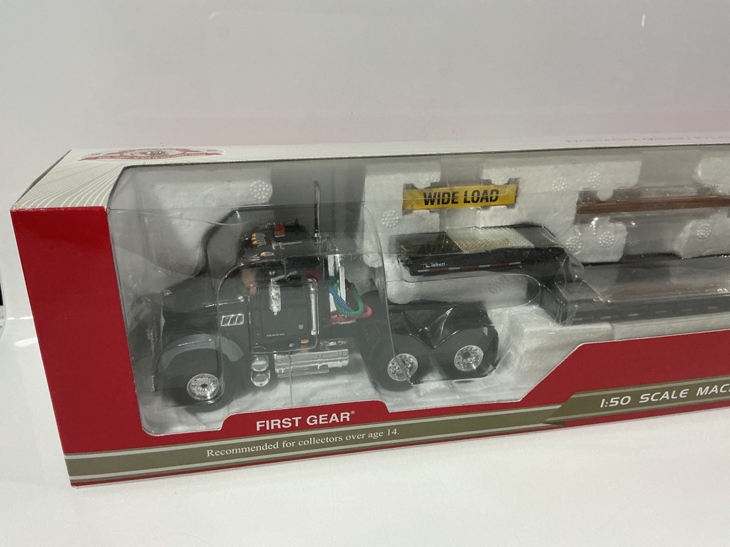 1:50 FIRST GEAR MACK GRANITE WITH LOWBOY IN BLACK - Photo 2