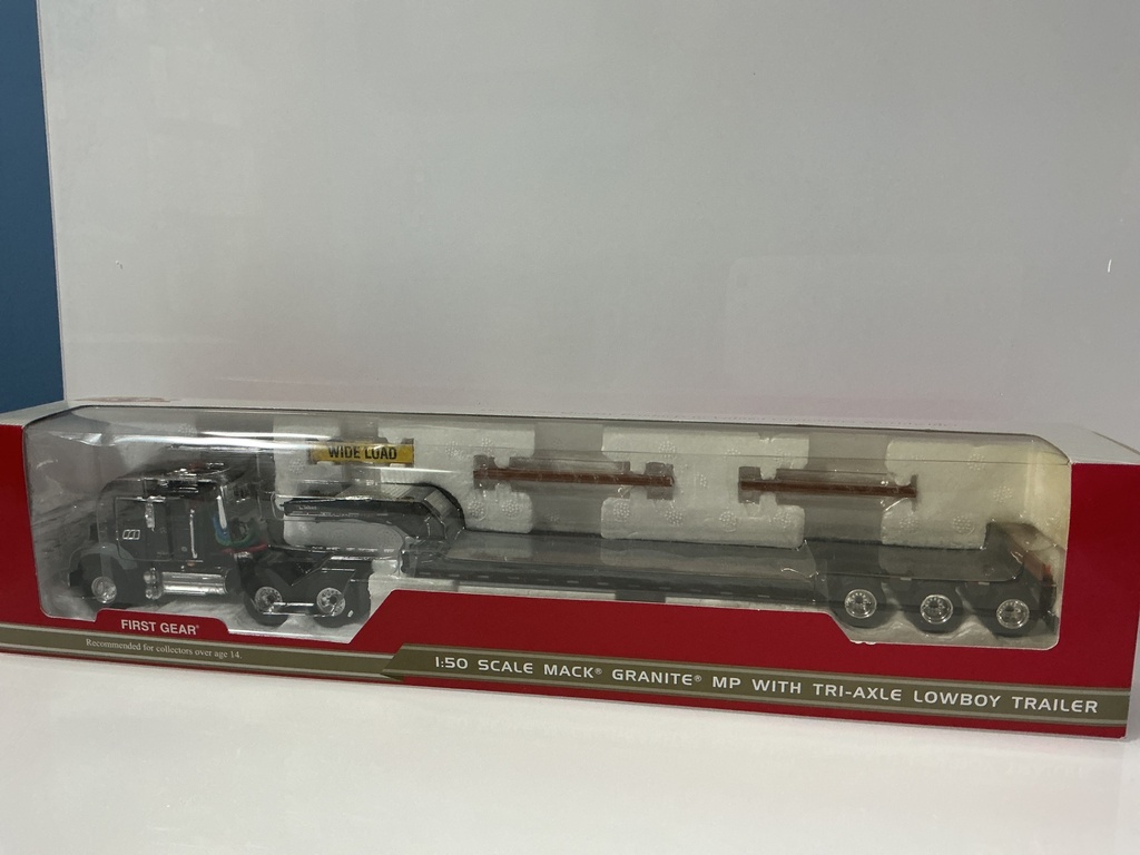 1:50 FIRST GEAR MACK GRANITE WITH LOWBOY IN BLACK - Photo 3