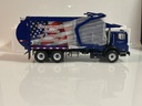1/34 FIRST GEAR MR FRONT END LOADER REFUSE TRUCK W/ TRASH BIN  19-0037 - Photo 3