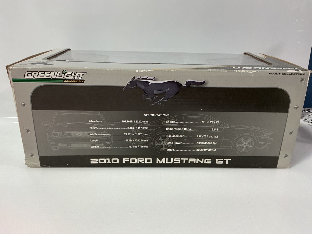 1/18 GREENLIGHT  2010 Ford Mustang GT BOX DAMAGED - Photo 3