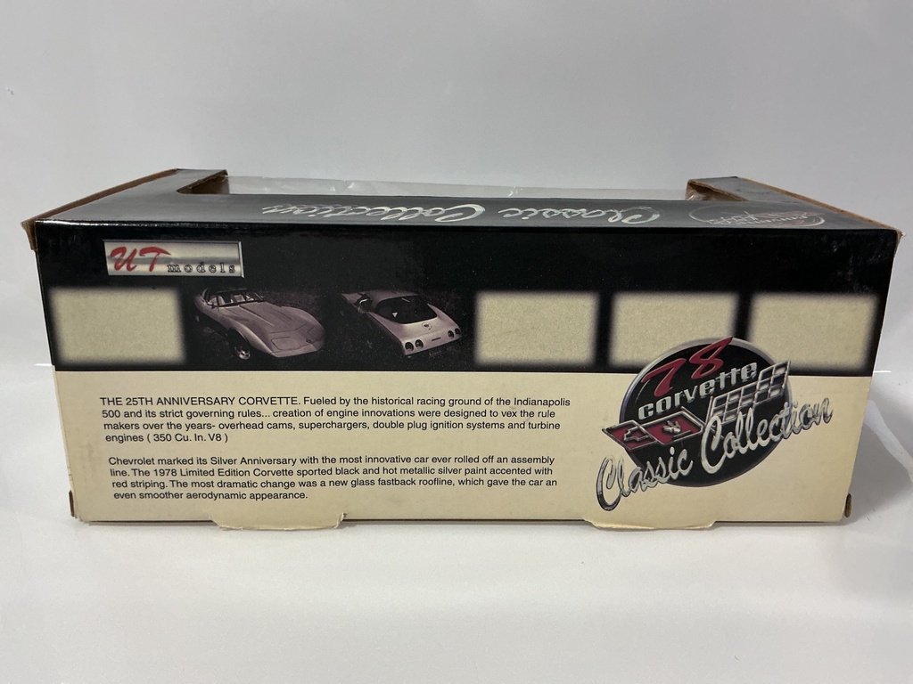 1/18 UT MODEL 1978 CORVETTE L82 BOX DAMAGED - Photo 3