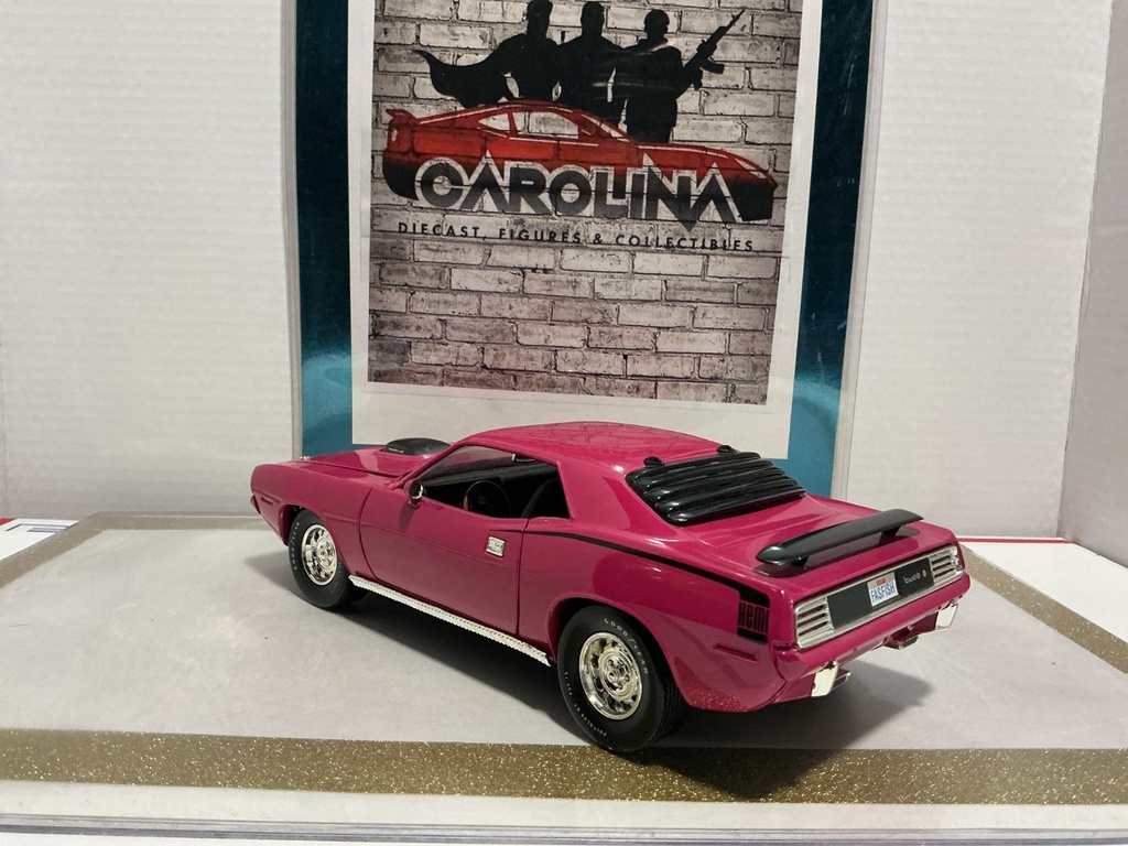1/18: ERTL 1970 PLYMOUTH HEMI CUBA PINK ON BLACK image