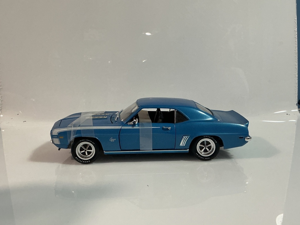 1/18 1969 CHEVROLET CAMARO BLUE ON BLACK CANNADAYS HOBBY - Photo 2