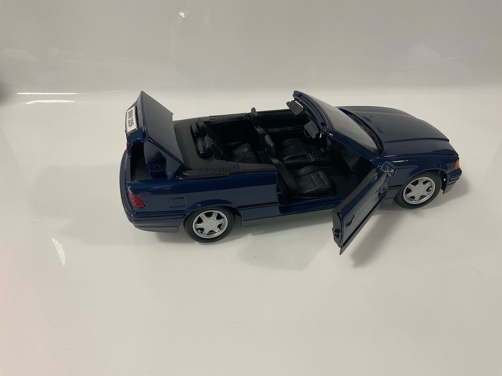 1/18 MAISTO BMW 325I CONVERTIBLE 1993 BLUE ON BLACK - Photo 5