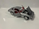 1/18 ERTL 1963 CHEVROLET CORVETTE SILVER ON RED - Photo 2