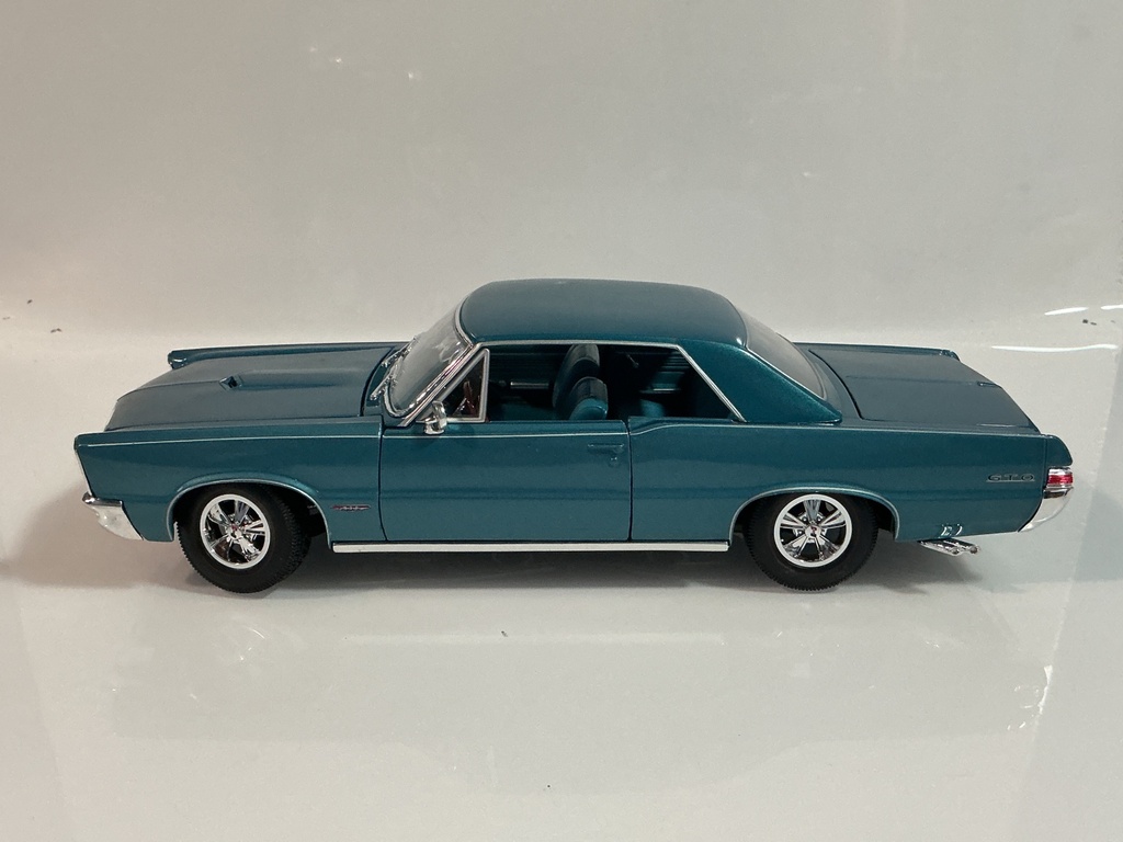 1/18 MAISTO 1965 PONTIAC GTO BLUE ON BLUE  - Photo 3