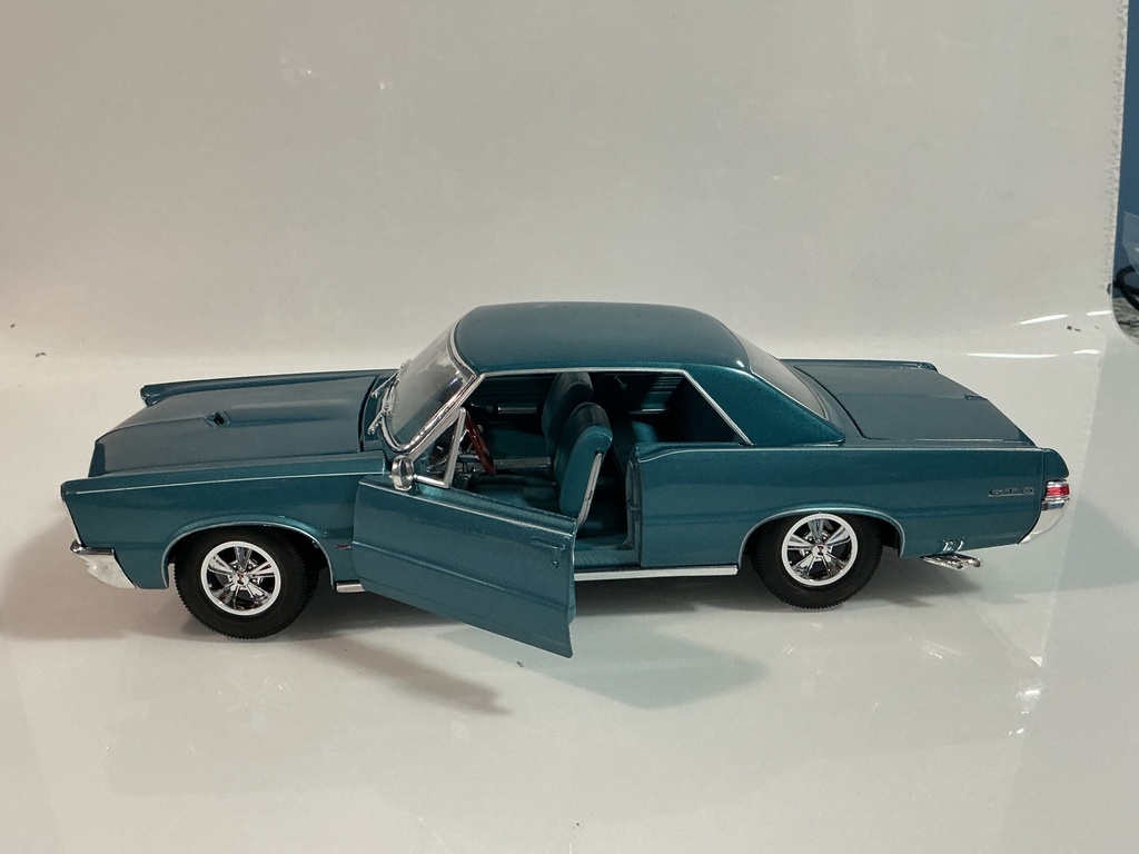 1/18 MAISTO 1965 PONTIAC GTO BLUE ON BLUE  - Photo 4