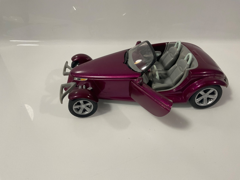 1/18 ERTL PLYMOUTH PROWLER CONCEPT VEHICLE PURPLE ON GRAY - Photo 2