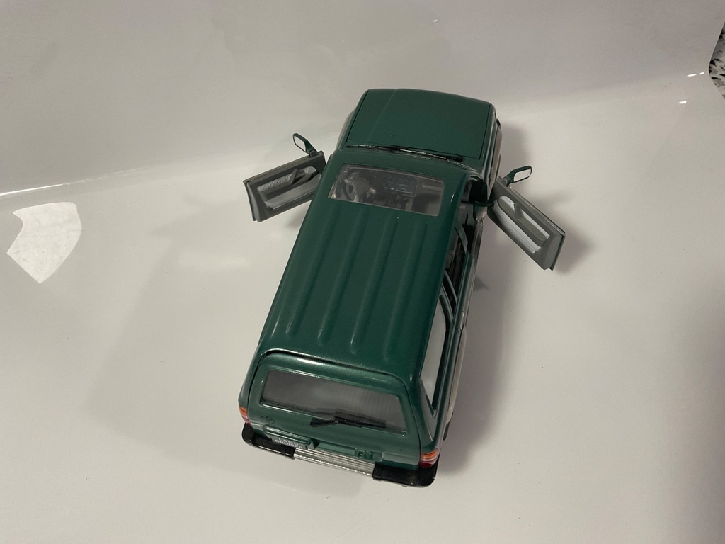 1/18 ROAD LEGENDS 1992 TOYOTA LAND CRUISER GREEN ON GRAY - Photo 5