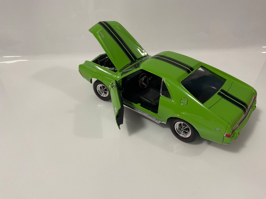 1/18 ERTL 1968/69 AMX GREEN/BLACK ON BLACK “ MISSING MIRROR “ - Photo 2