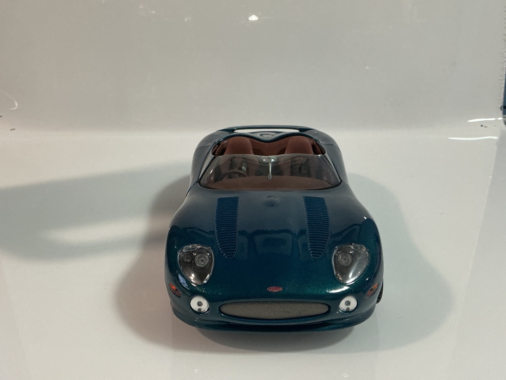1/18 MAISTO JAGUAR XK 180 BLUE ON BROWN - Photo 7