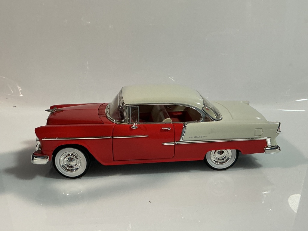 1/18 ERTL 1955 CHEVROLET BEL AIR RED / WHITE ON RED - Photo 3