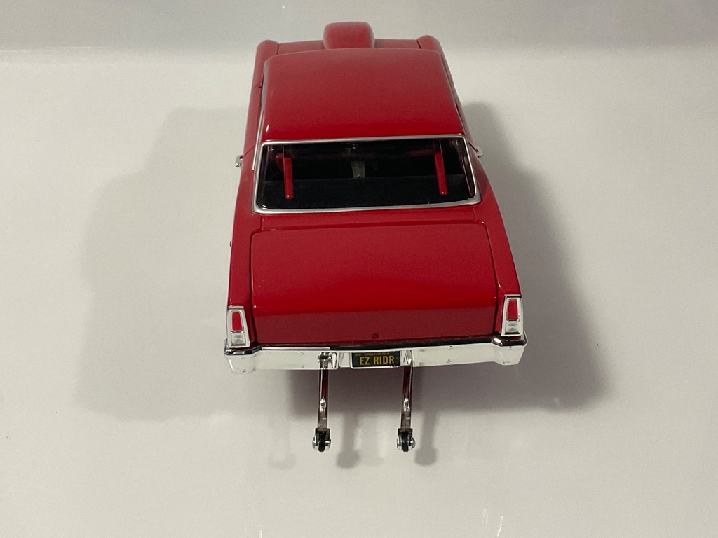 1/18 ERTL 1966 CHEVY NOVA RED/WHITE ON BLACK - Photo 7