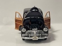 1/18 MAISTO 1948 CHEVROLET FLEET-MASTER ( WOODY ) BLACK/TAN ON BROWN   - Photo 4