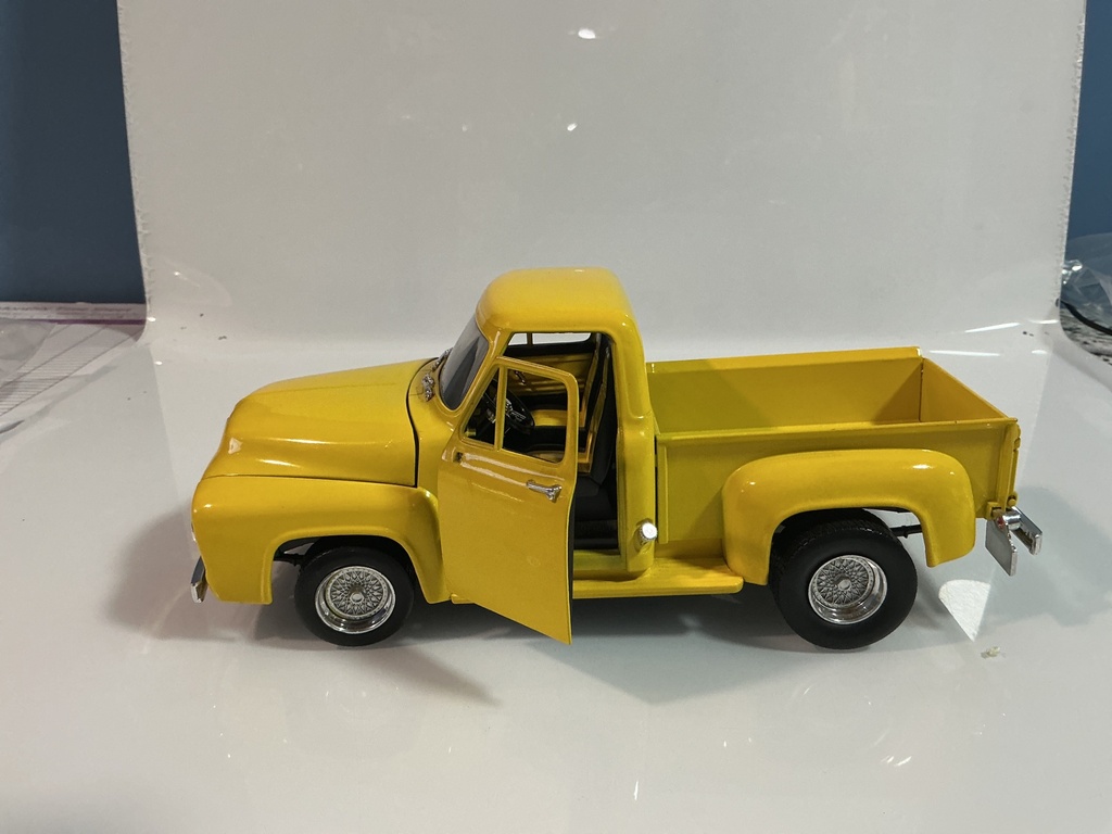 1/18 ROAD LEGENDS 1953 FORD PICKUP  - Photo 2