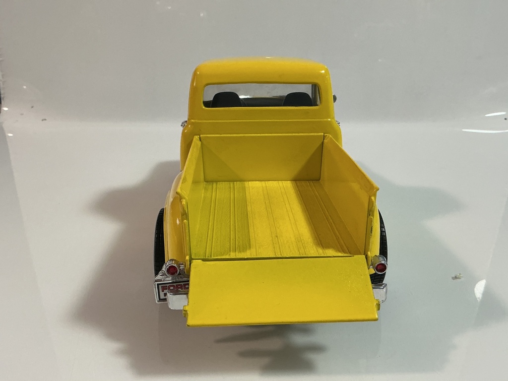 1/18 ROAD LEGENDS 1953 FORD PICKUP  - Photo 8