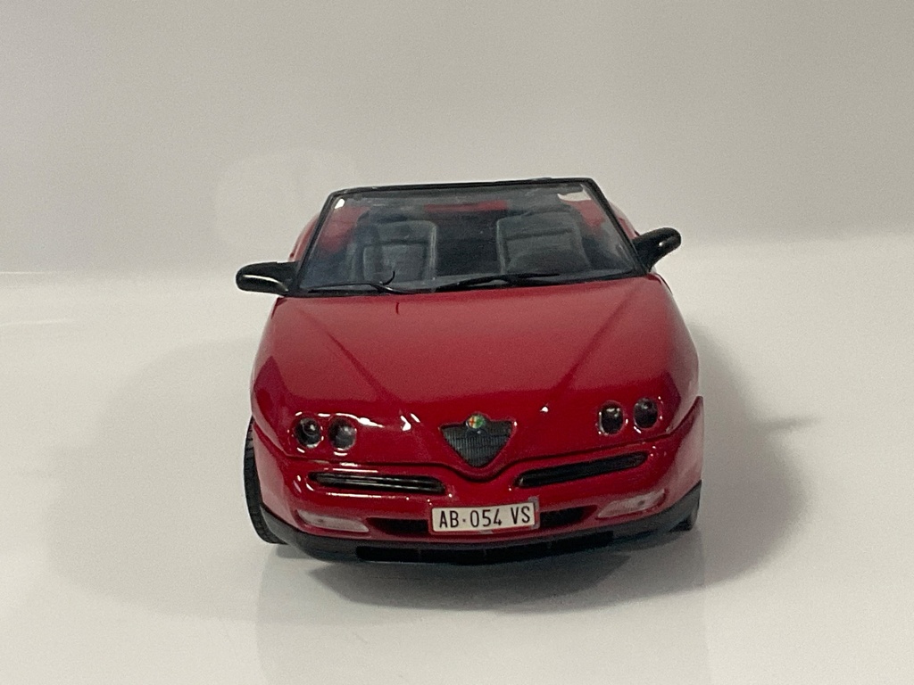 1/18 MAISTO ALFA ROMEO SPIDER RED ON BLACK - Photo 5