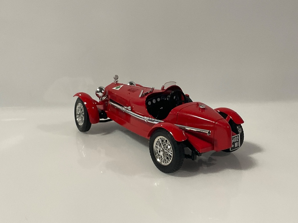 1/18 BURAGO ALFA ROMEO 2300 MONZA 1934 RED ON BLACK “ MISSING WINDSHIELD “ - Photo 2