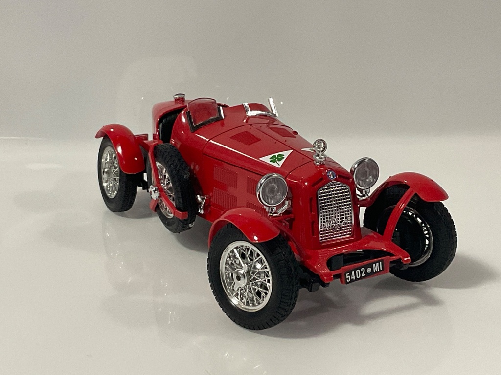1/18 BURAGO ALFA ROMEO 2300 MONZA 1934 RED ON BLACK “ MISSING WINDSHIELD “ - Photo 5