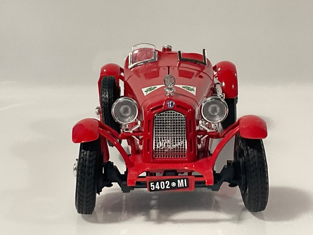 1/18 BURAGO ALFA ROMEO 2300 MONZA 1934 RED ON BLACK “ MISSING WINDSHIELD “ - Photo 6
