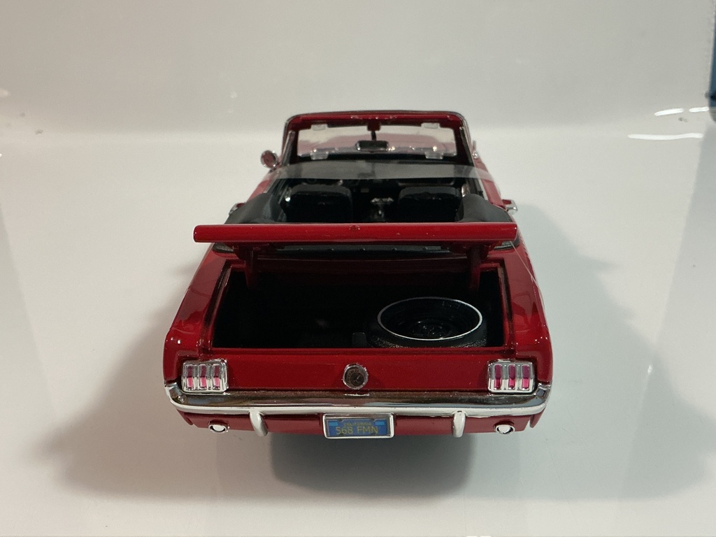 1/18 MOTORMAX 1964 MUSTANG RED ON BLACK  - Photo 4