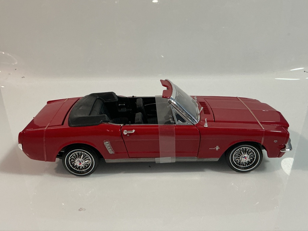 1/18 MOTORMAX 1964 MUSTANG RED ON BLACK  - Photo 5