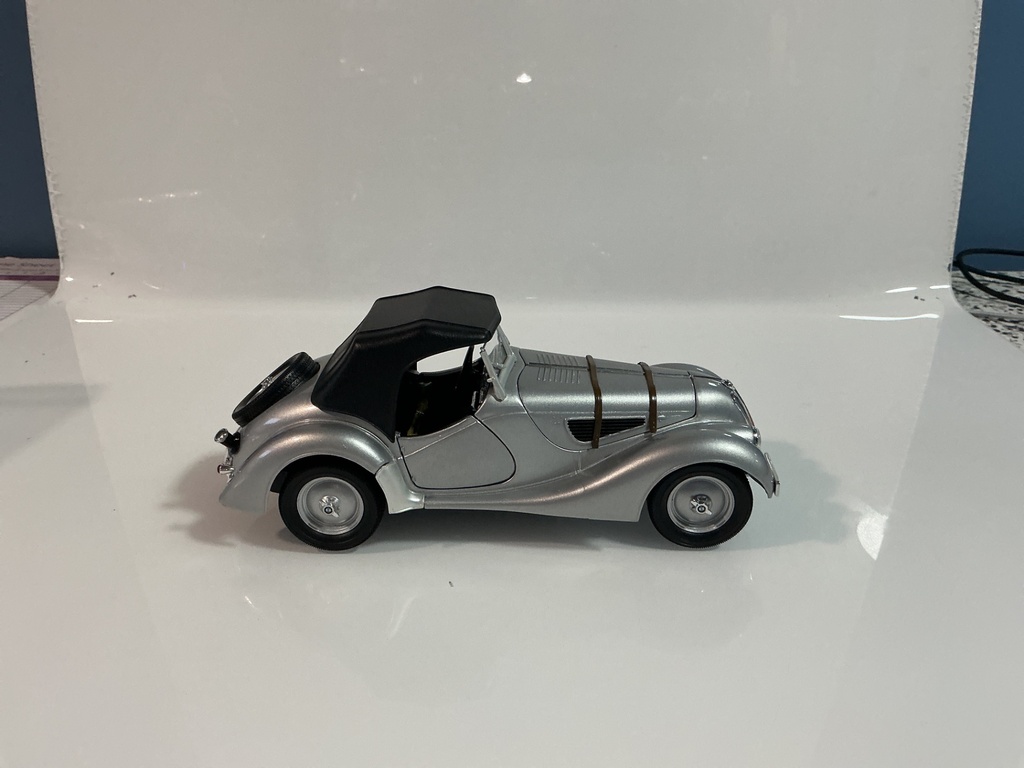 1/18 RICKO BMW 328 SILVER ON BLACK [MISSING EXHAUST PIPE] - Photo 5
