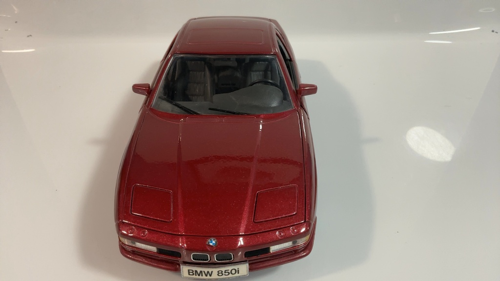 1/18 MAISTO BMW 850I RED ON BLACK - Photo 8