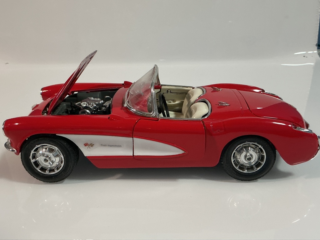 1/18 ROAD TOUGH CHEVROLET CORVETTE 1957 RED ON CREAM - Photo 2