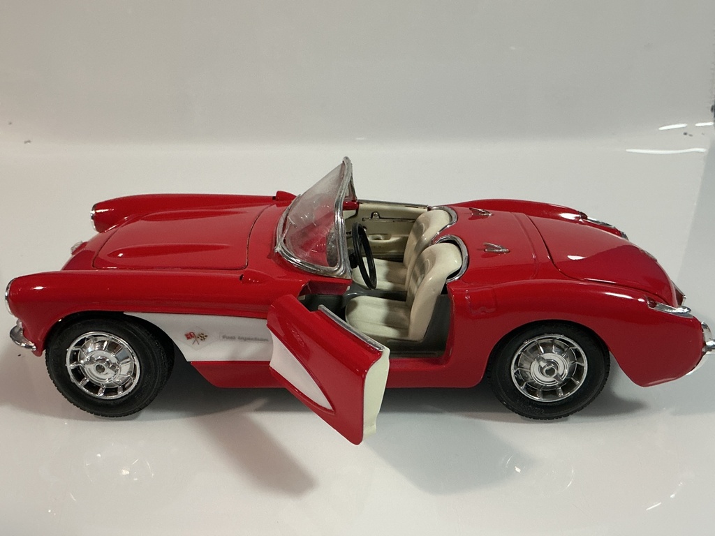 1/18 ROAD TOUGH CHEVROLET CORVETTE 1957 RED ON CREAM - Photo 3