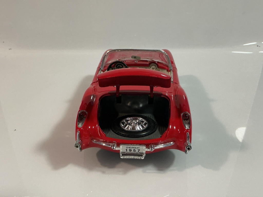 1/18 ROAD TOUGH CHEVROLET CORVETTE 1957 RED ON CREAM - Photo 5