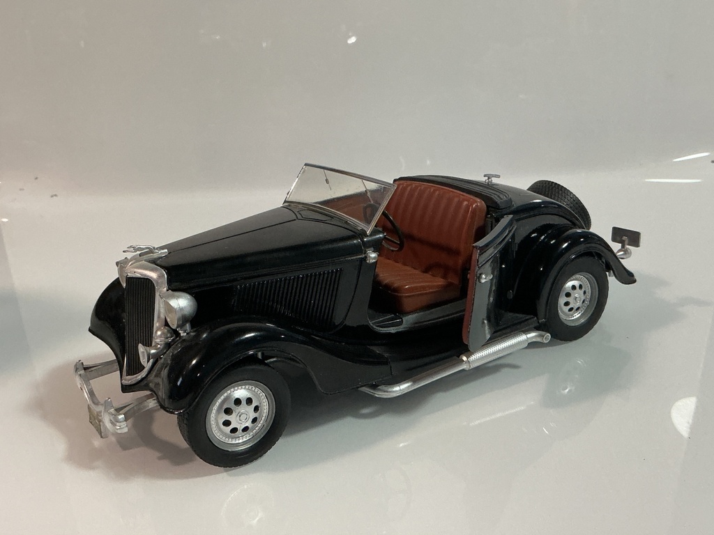 1/18 SOLIDO FORD V8 BLACK ON BROWN - Photo 2