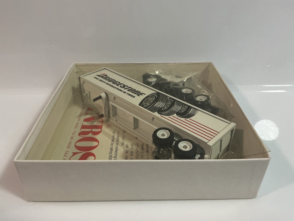 1/64 WINROSS BRIDGESTONE TIRES TRUCK AND TRANSPORT - Photo 3