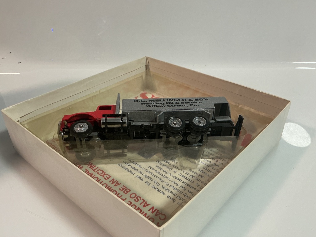1/64 WINROSS BG MELLINGER AND SON OIL TRUCK HEATING OIL AND SERVICE - Photo 3