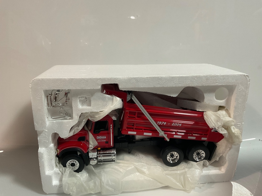 1/34 FIRST GEAR MACK GRANITE DUMP TRUCK DIGIOIA BROS. 19-3114  - Photo 2