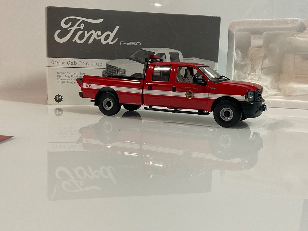 1/34 FIRST GEAR FORD F250 CREW CAB PICK UP WOODSTOCK FD  - Photo 3