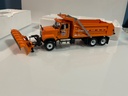 1/34 FIRST GEAR INTERNATIONAL PAYSTAR DUMP WITH PLOW AND SPREADER CO DOT  - Photo 6