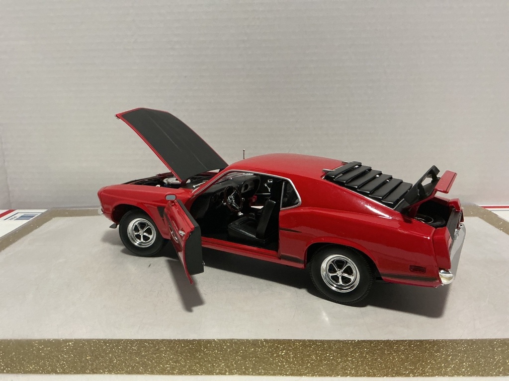 1/18: WELLY 1969 FORD MUSTANG BOSS 302 RED ON BLACK image