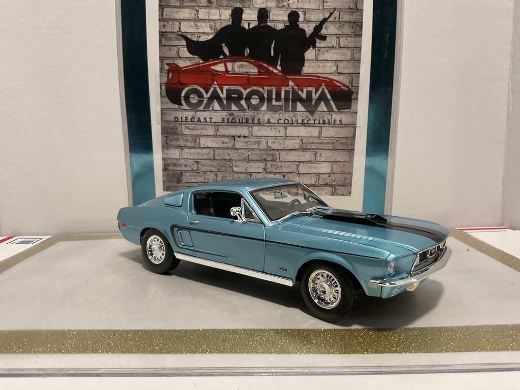 1/18: MAISTO 1968 FORD MUSTANG GT COBRA BLUE ON BLACK image