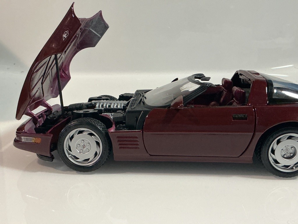 1/18 MAISTO CORVETTE ZR-1 1992 RED ON BLACK [RASHING OVER CAR] - Photo 4