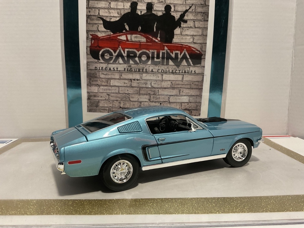1/18: MAISTO 1968 FORD MUSTANG GT COBRA BLUE ON BLACK image