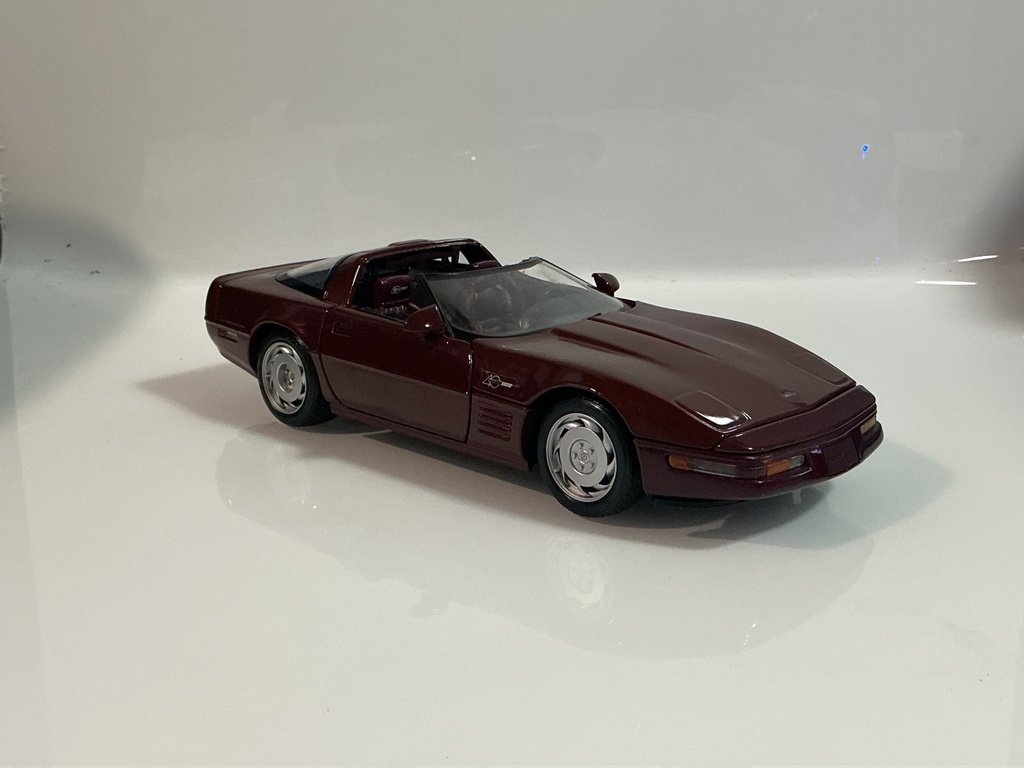 1/18 MAISTO 1992 CORVETTE ZR-1 RED ON RED [LIGHT RASHING] - Photo 6