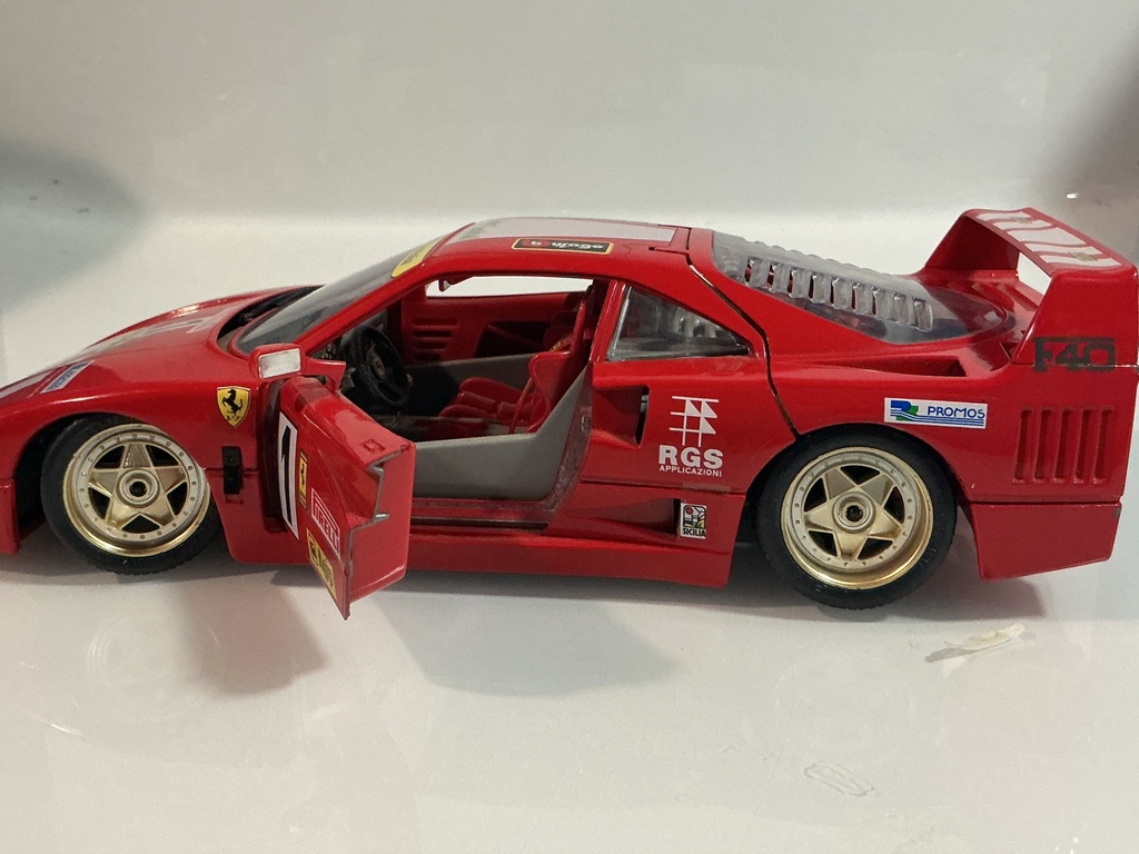 1/18 BURAGO 1987 FERRARI F40 #1 PIRELLI RED ON GREY - Photo 3