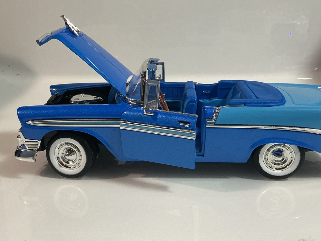 1/18 SIGNATURE 1956 CHEVROLET BEL AIR BLUE ON BLUE - Photo 2