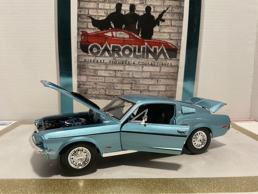 1/18: MAISTO 1968 FORD MUSTANG GT COBRA BLUE ON BLACK image